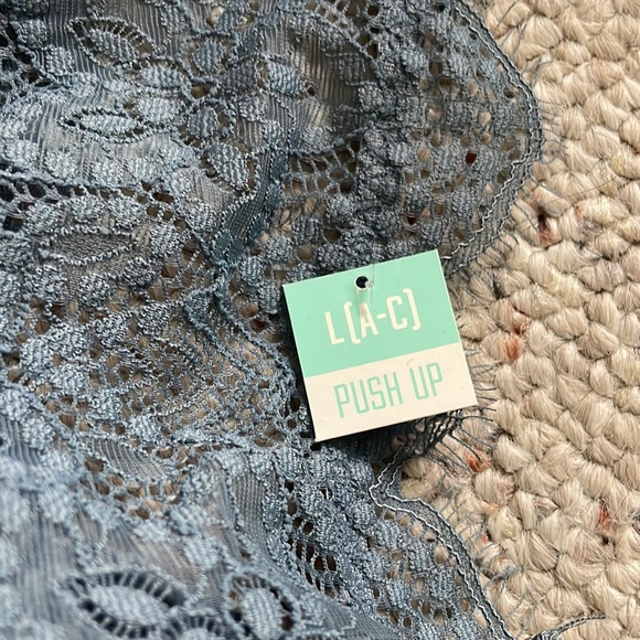 Victoria’s Secret Pink Lace High Neck Bralette Top Size L - Picture 2 of 7